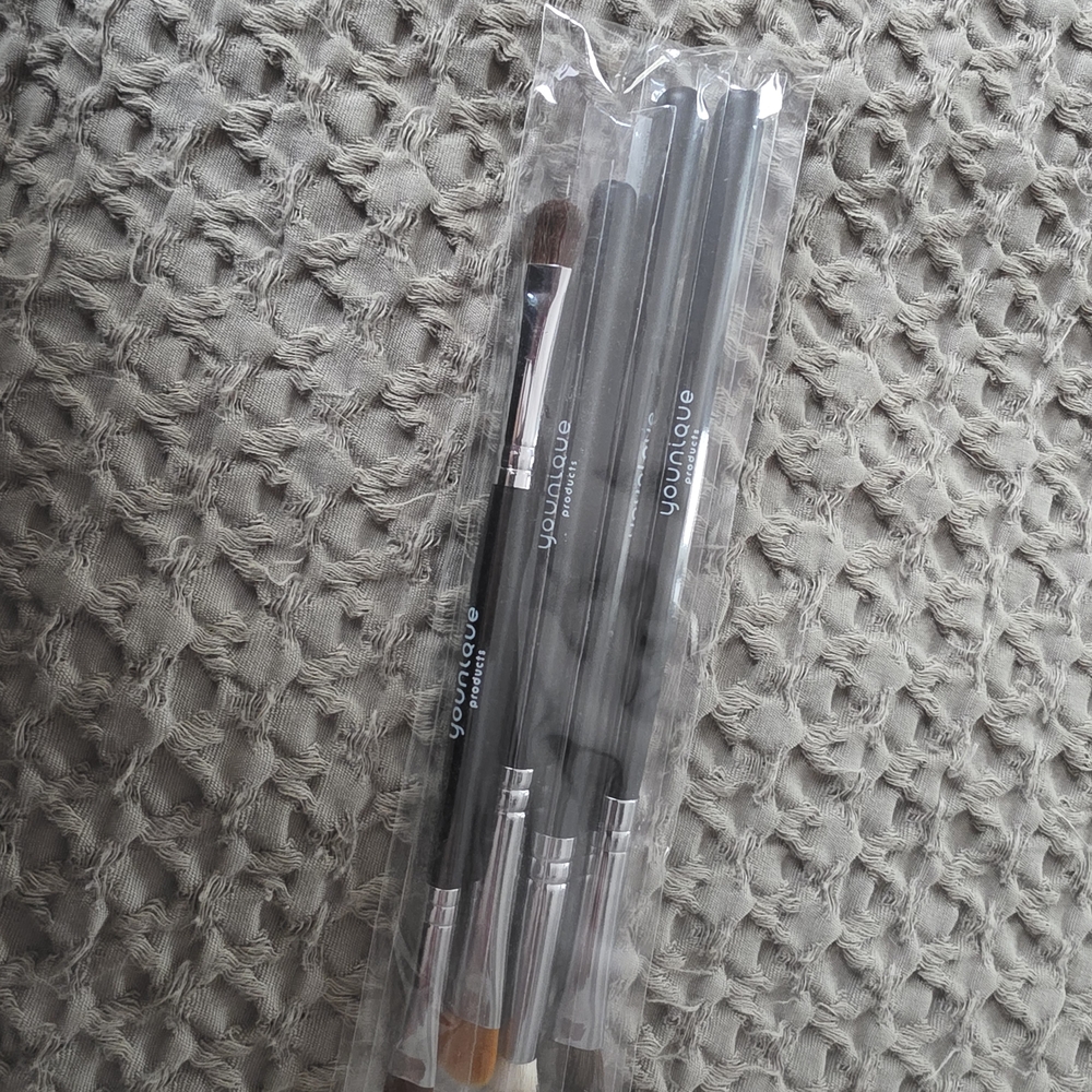 Younique Deluxe Eye Brush Set - Black